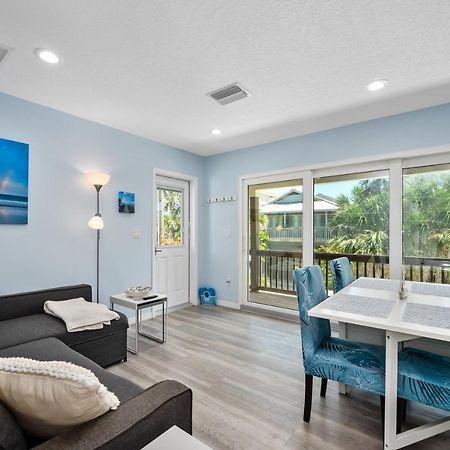 Dog Friendly Loft Steps From Beach With Gas Barbecue Grill And Upstairs Deck! New Smyrna Beach Eksteriør billede