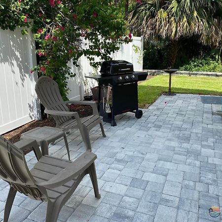 Dog Friendly Loft Steps From Beach With Gas Barbecue Grill And Upstairs Deck! New Smyrna Beach Eksteriør billede